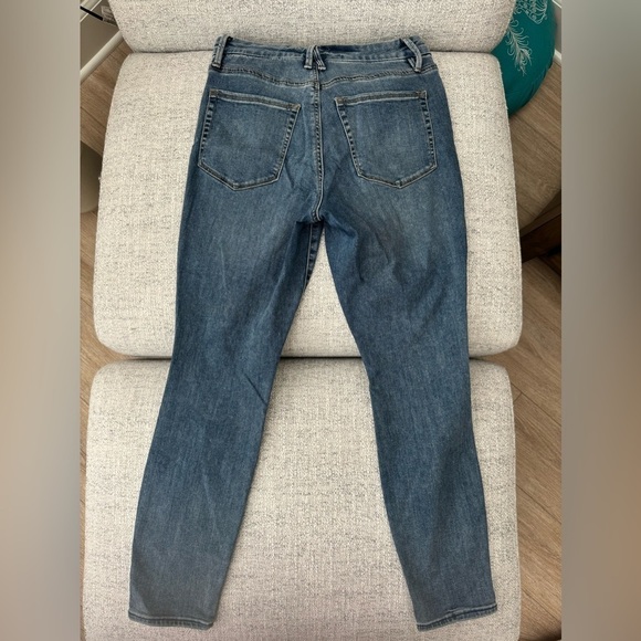 Good American skinny distressed jeans​​​​​​​ - Picture 4 of 4